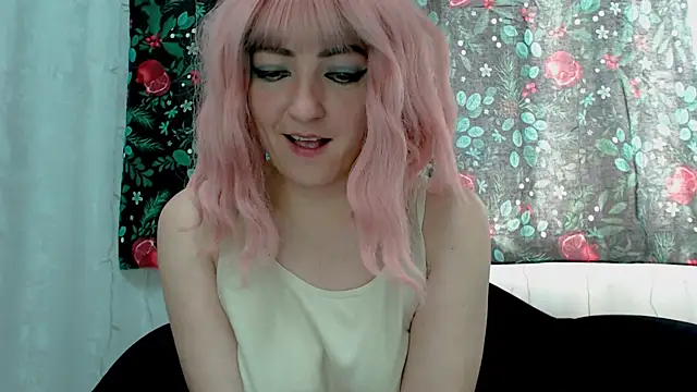 Snapshot of MagicPink chatting on May 6, 2026, 1:16 pm MagicPink online show from May 6, 2026, 1:16 pm
