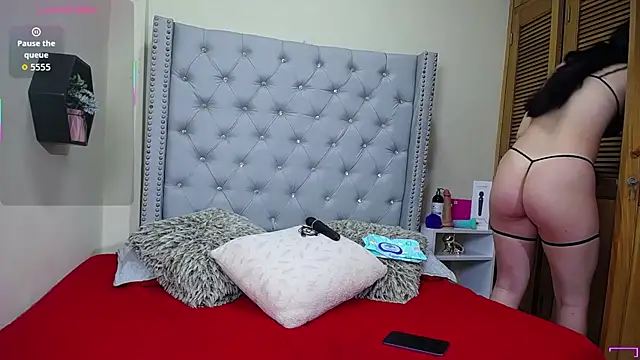 nasha jones online show from October 8, 2025, 2:04 pm