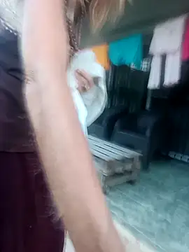 LunaNatural online show from December 4, 2025, 9:56 pm