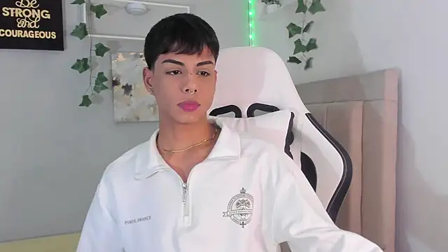 Snapshot of Thomas_wil chatting on September 12, 2025, 7:52 am Thomas wil online show from September 12, 2025, 7:52 am