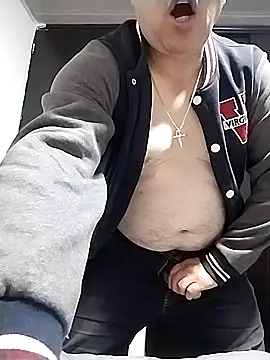 BigCristh79 online show from September 22, 2025, 6:43 pm