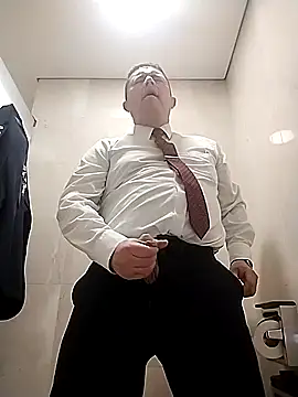 BigCristh79 online show from October 14, 2025, 12:00 am