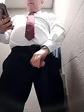 BigCristh79 online show from January 12, 2026, 4:39 am