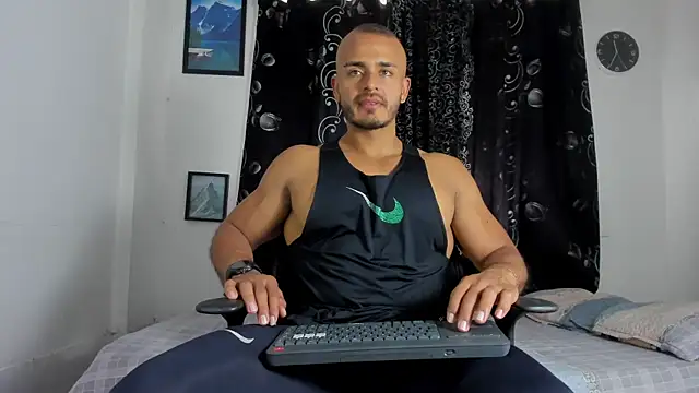 Snapshot of magnusclark chatting on October 22, 2025, 5:13 pm magnusclark online show from October 22, 2025, 5:13 pm