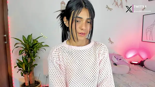 princessluna 19 online show from February 4, 2026, 9:09 pm