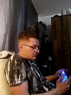 liema3156 online show from April 28, 2026, 6:57 pm