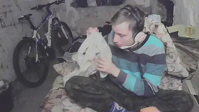 makarov1993 online show from October 15, 2025, 10:21 pm