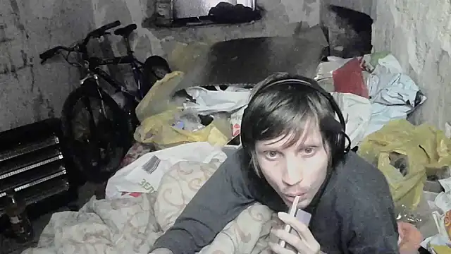 Snapshot of makarov1993 chatting on May 14, 2026, 9:32 pm makarov1993 online show from May 14, 2026, 9:32 pm