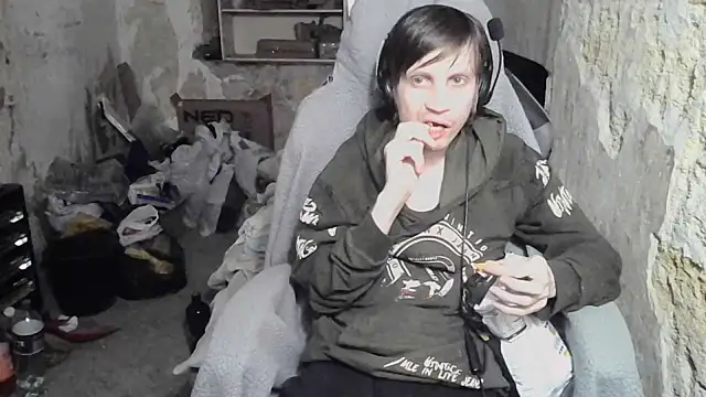 Snapshot of makarov1993 chatting on August 3, 2026, 10:54 am makarov1993 online show from August 3, 2026, 10:54 am