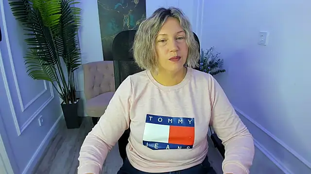 NinaStarle online show from September 26, 2025, 4:49 am