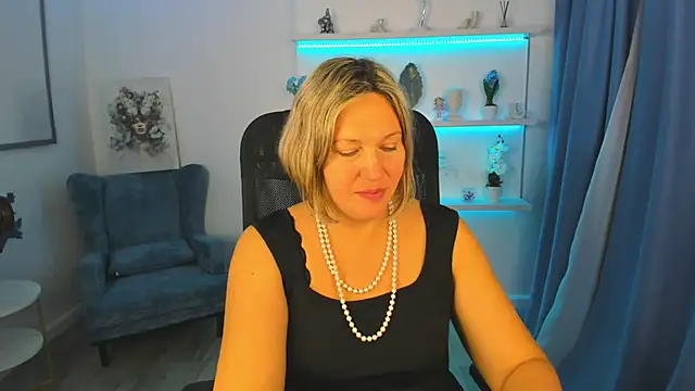 NinaStarle online show from October 5, 2025, 4:44 am