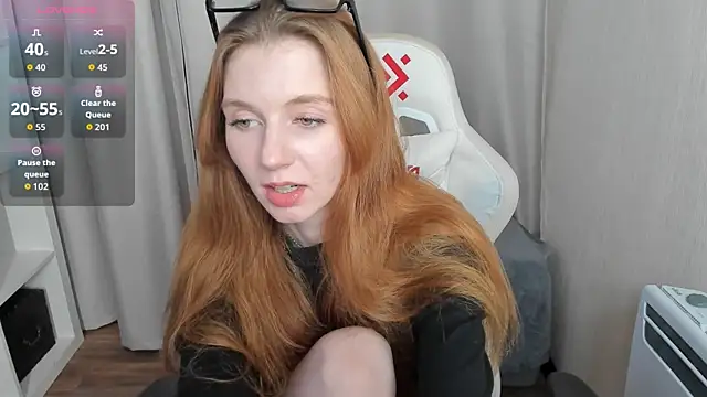 CarolinaGilbert online show from November 4, 2025, 8:24 am