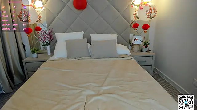 Chloee White online show from November 16, 2025, 1:00 am