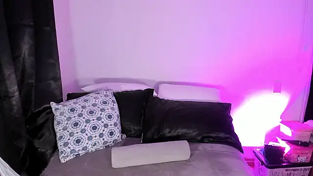 Londonttipton online show from February 10, 2026, 2:37 am