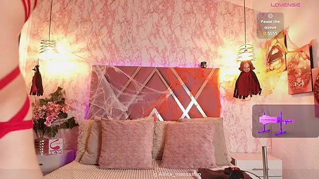 Aliice1  online show from October 30, 2025, 7:47 pm