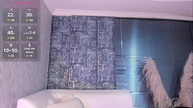 NathalyLeen online show from March 3, 2026, 8:37 pm