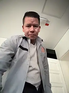 Manu0586 online show from November 13, 2025, 11:09 am