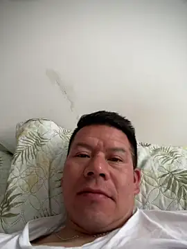 Snapshot of Manu0586 chatting on May 1, 2026, 2:54 pm Manu0586 online show from May 1, 2026, 2:54 pm