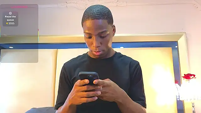 CharlesBrown  online show from October 29, 2025, 9:16 pm