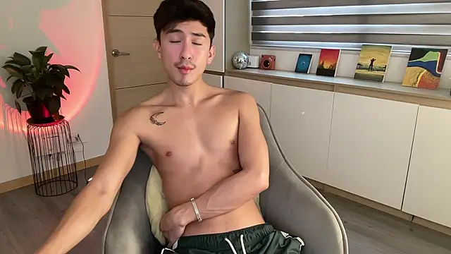 sweettaaron01 online show from October 9, 2025, 5:55 pm