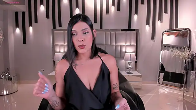 SarahYates online show from October 28, 2025, 4:16 am