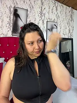 Snapshot of Larissa_Antonella chatting on June 26, 2026, 4:06 am Larissa Antonella online show from June 26, 2026, 4:06 am