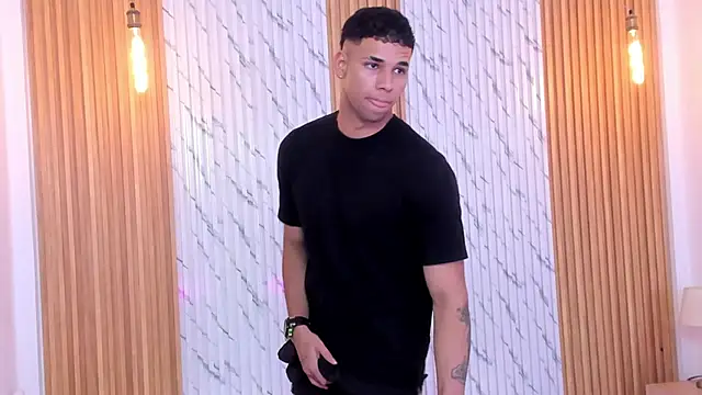 thomas walker0 online show from January 5, 2026, 5:27 pm