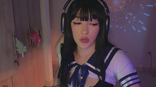 Snapshot of Moonlightt_21 chatting on February 22, 2026, 9:57 pm Moonlightt 21 online show from February 22, 2026, 9:57 pm