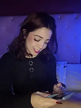 summi10 online show from December 14, 2025, 10:58 pm