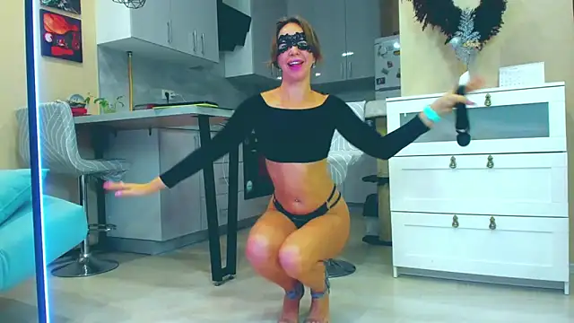 MadinaBrown online show from October 10, 2025, 5:01 pm