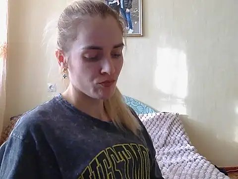 JayeTyler online show from December 17, 2025, 7:58 am