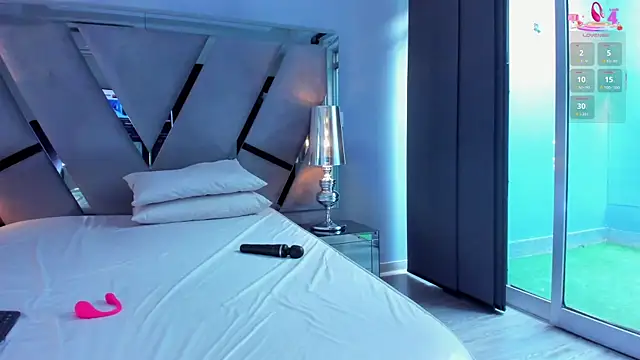 miamirage  online show from September 26, 2025, 12:31 pm