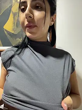 Snapshot of oh_nina chatting on June 17, 2026, 12:35 am oh nina online show from June 17, 2026, 12:35 am
