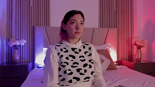 Victoria Beaumont online show from January 11, 2026, 12:10 pm