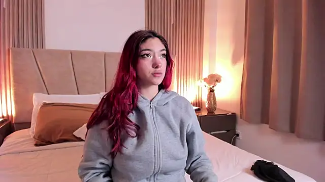 Victoria Beaumont online show from March 4, 2026, 11:38 am