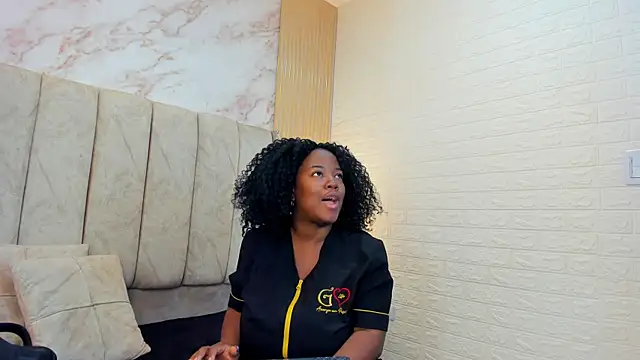 Snapshot of kiarazafira chatting on September 17, 2025, 10:28 am kiarazafira online show from September 17, 2025, 10:28 am