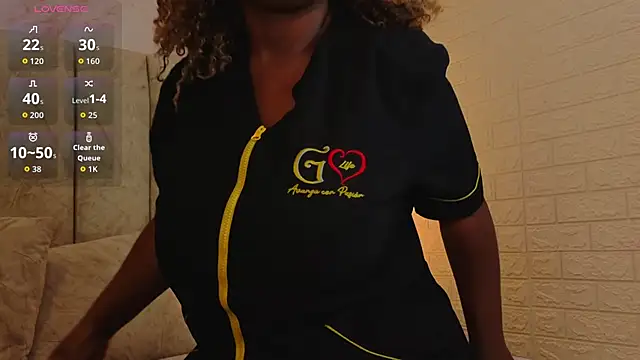 Snapshot of kiarazafira chatting on November 4, 2025, 11:20 am kiarazafira online show from November 4, 2025, 11:20 am