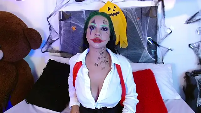 Emadelacroix online show from October 4, 2025, 7:01 pm