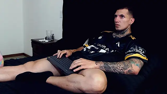 Snapshot of Shane_Clay chatting on October 9, 2025, 11:25 pm Shane Clay online show from October 9, 2025, 11:25 pm