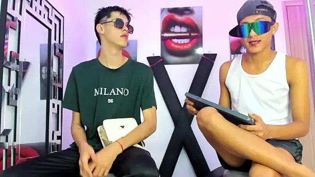 Snapshot of TWINKS_FRIENDS chatting on October 18, 2025, 7:20 am TWINKS FRIENDS online show from October 18, 2025, 7:20 am