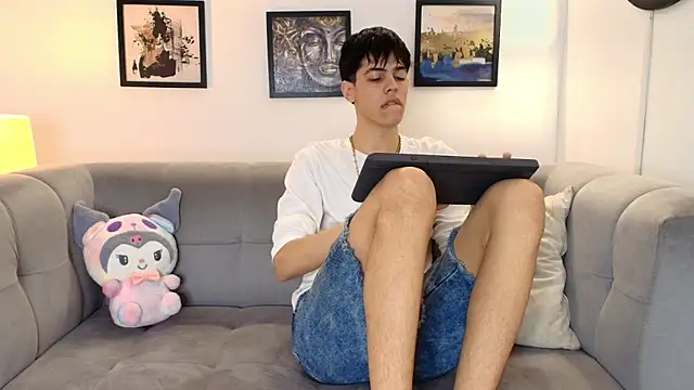 TWINKS FRIENDS online show from April 14, 2026, 1:17 pm