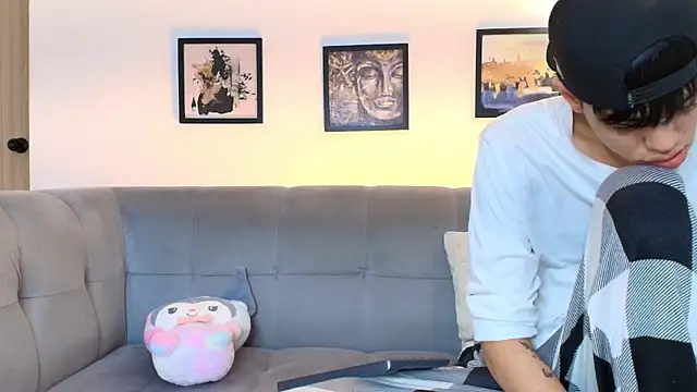 TWINKS FRIENDS online show from April 15, 2026, 1:29 pm