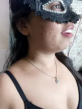 Iampriyaaa15 online show from November 14, 2025, 11:53 am