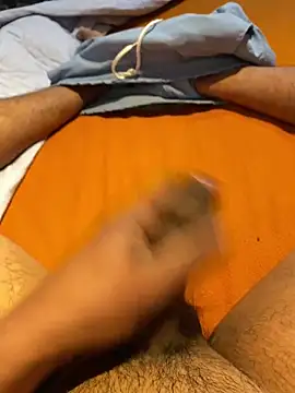 girlslvrs online show from February 1, 2026, 10:41 pm