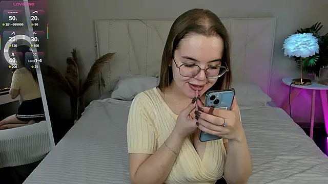 RadiantFairy online show from October 22, 2025, 2:34 am