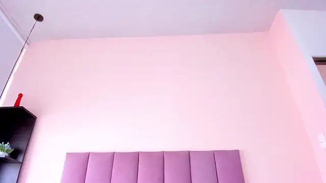 violet myerrs online show from November 15, 2025, 1:29 pm