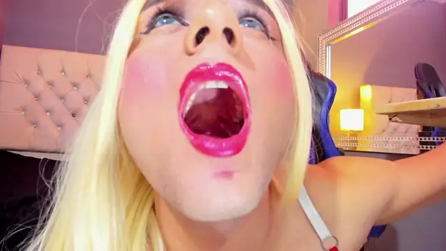 MiaMalkoba online show from December 4, 2025, 1:09 pm