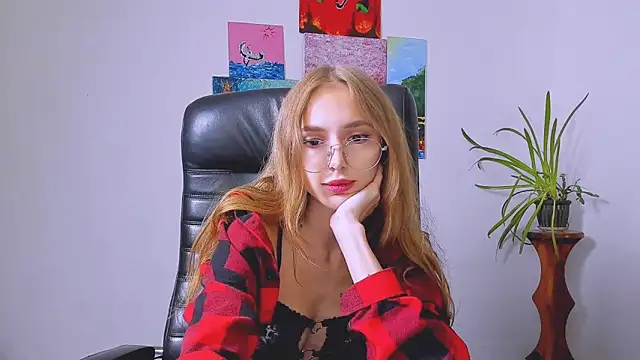 Miss SammyQ online show from September 24, 2025, 7:28 pm