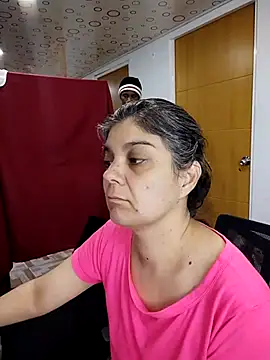 Snapshot of queemking chatting on January 14, 2026, 11:31 pm queemking online show from January 14, 2026, 11:31 pm