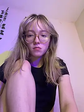 ReenKitty online show from November 20, 2025, 4:23 am